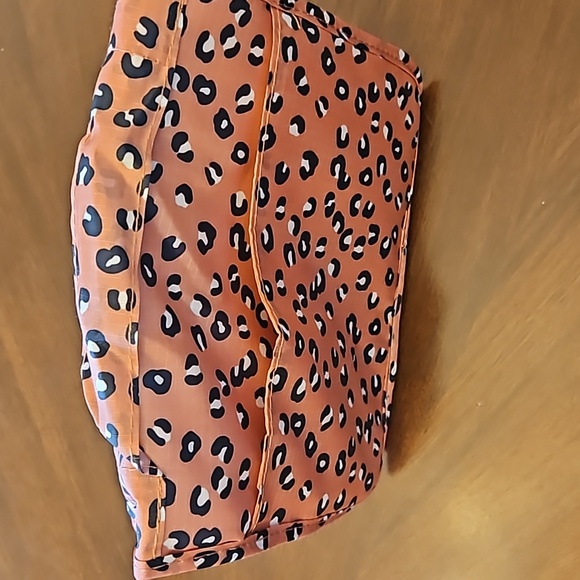 NWT Travel Toiletry Pouch, Hanging, Multi-Compartment Animal Print in Pink - Picture 7 of 8